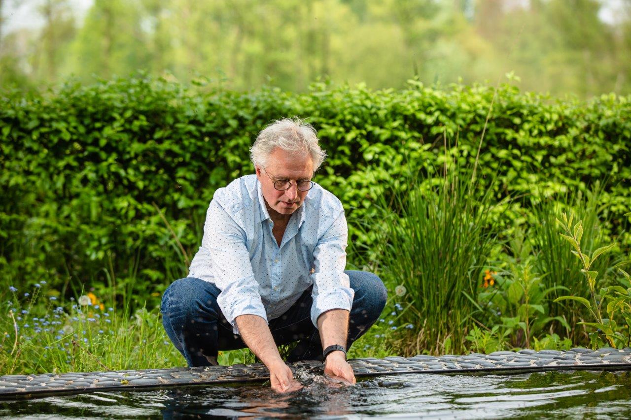 Zwemvijverbouwer Patrick Dewitte - foto Davy Coghe