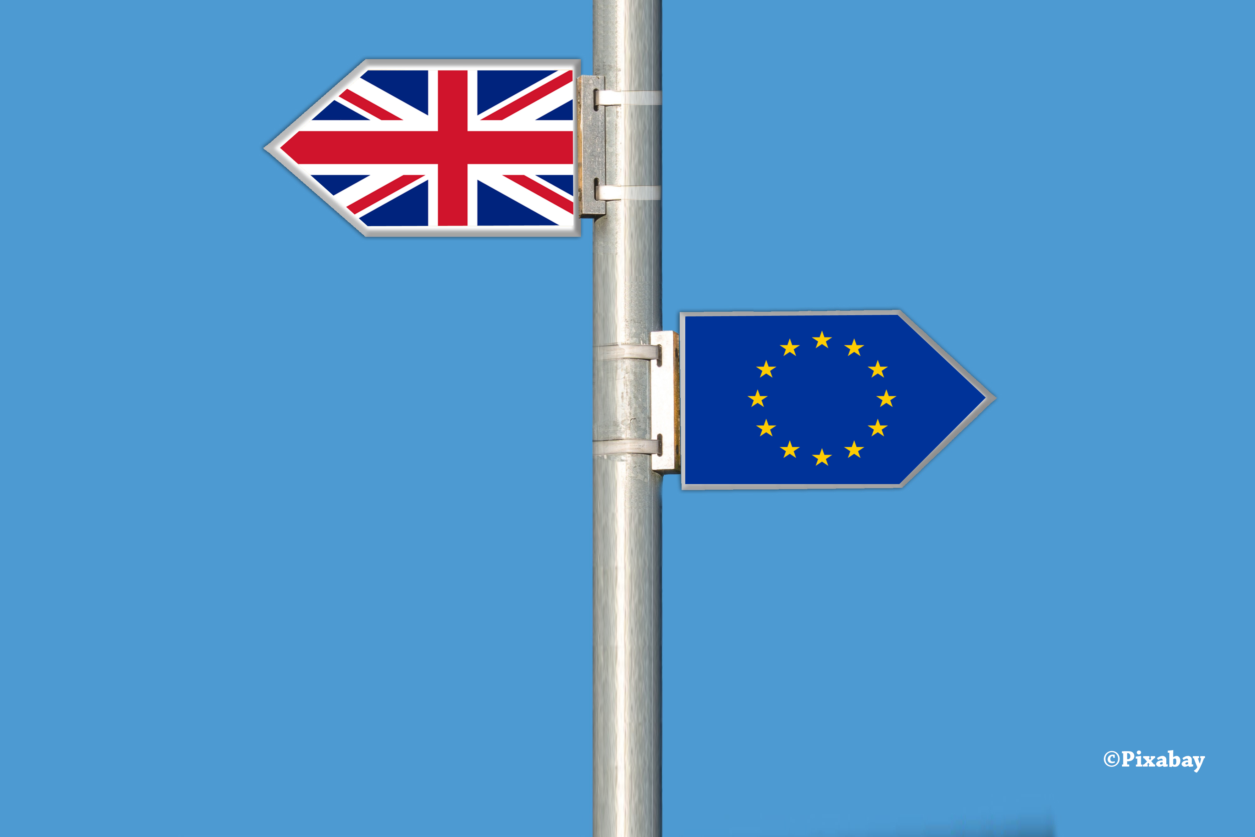 vlaggen EU en UK tegenover elkaar