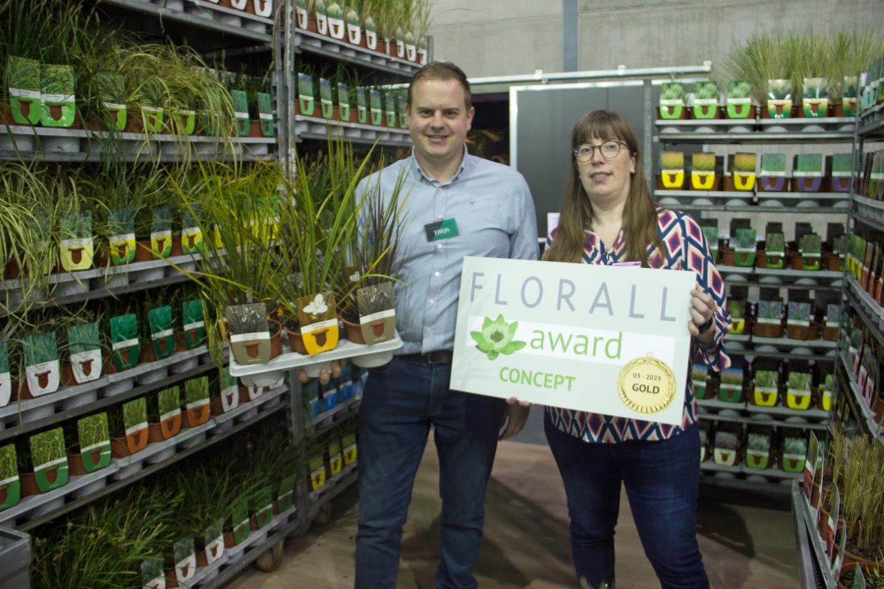 Florall overhandiging concept gold