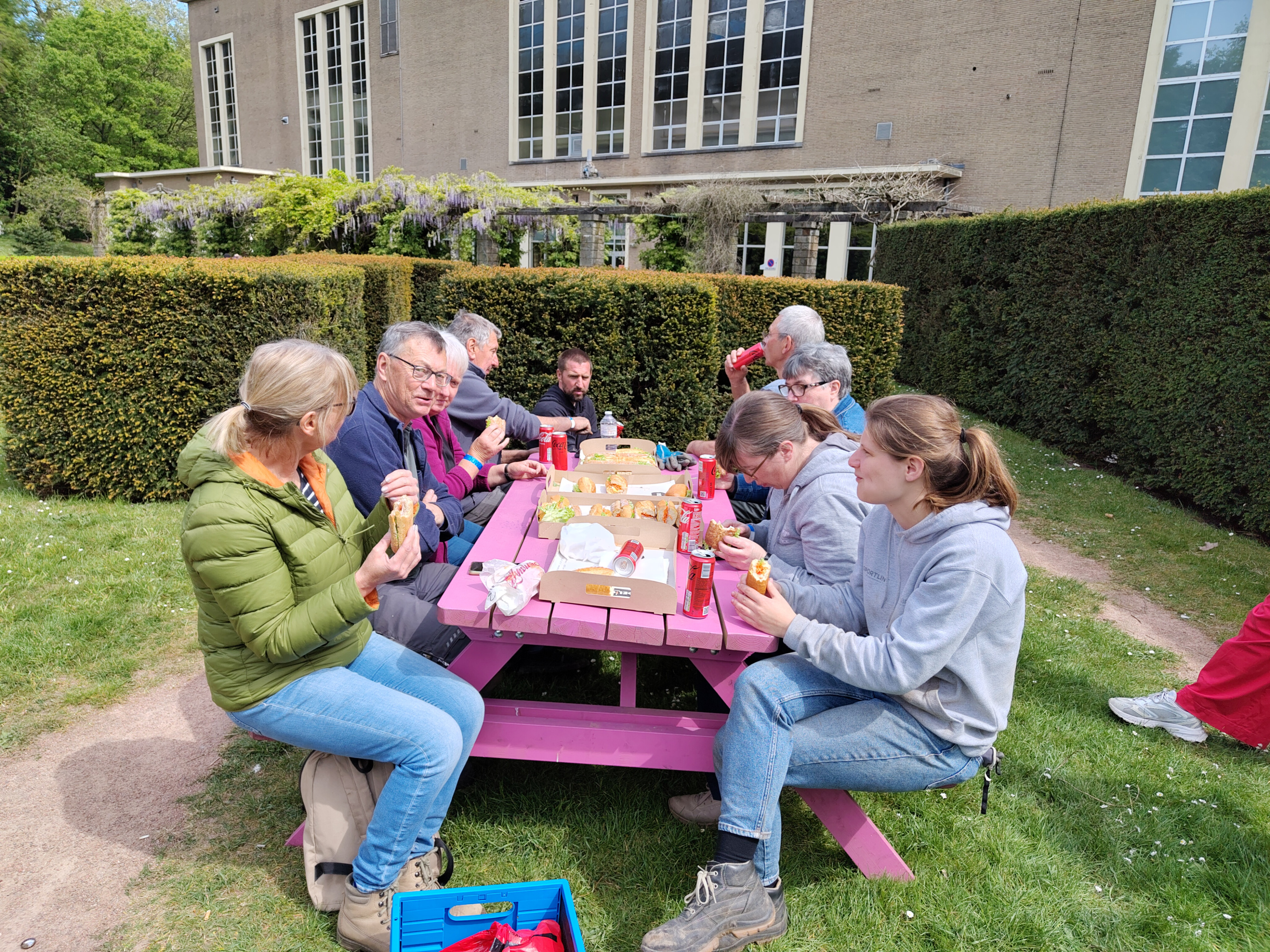 dames aan de lunch