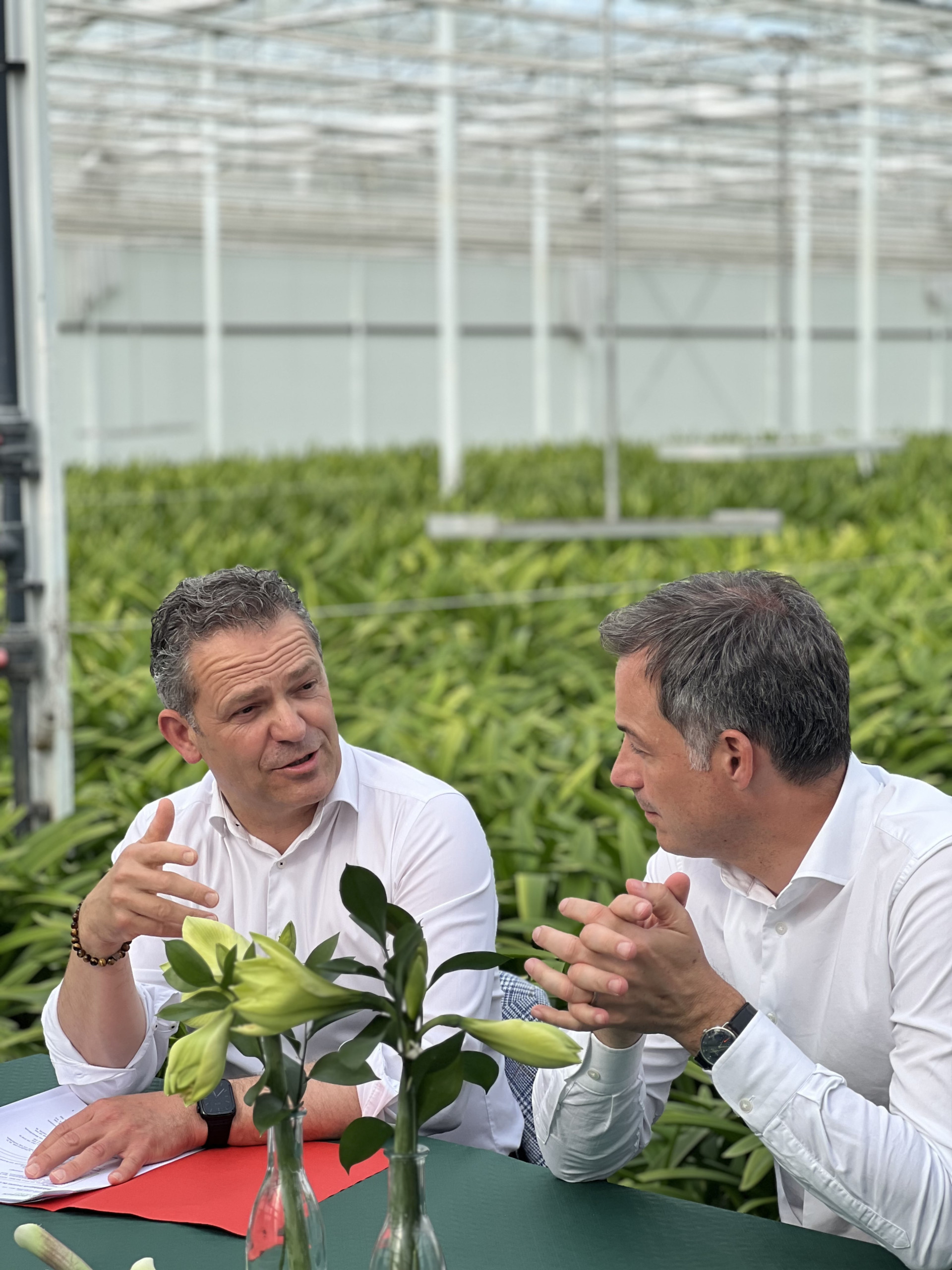 Lode Ceyssen in gesprek met premier De Croo