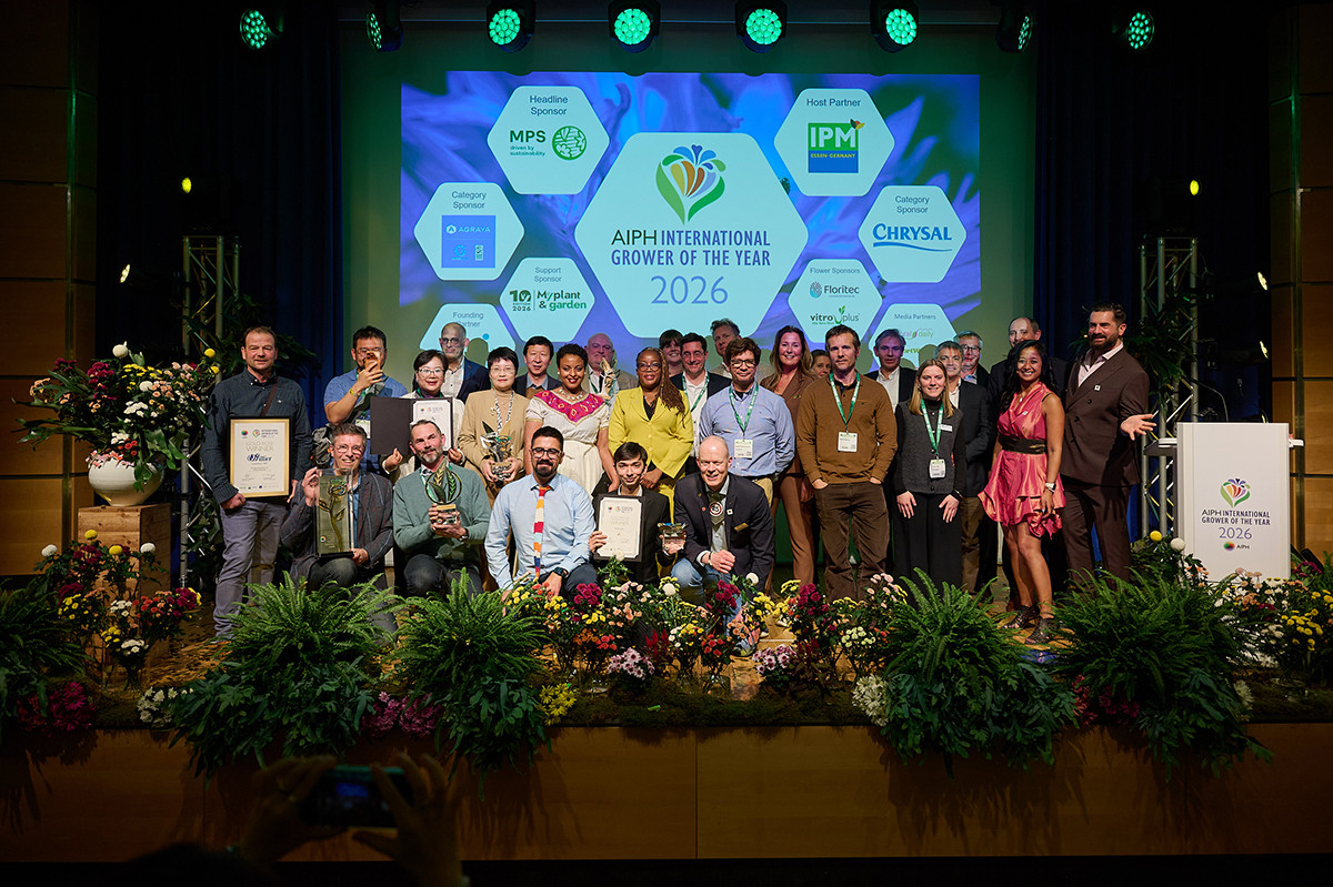 alle prijswinnaars samen op het podium